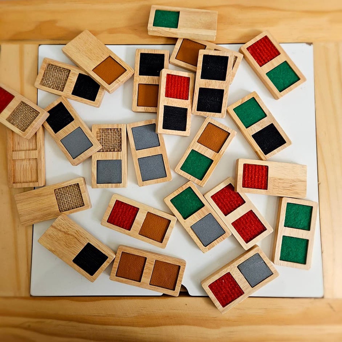 Qtoys Sensory Domino Set