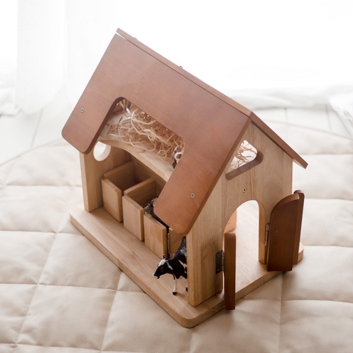 Wooden Horse Stable Toy