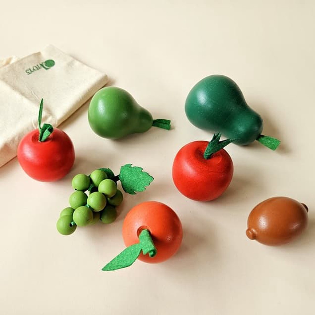 Qtoys Farm Fresh Wooden Pretend Play Fruit Set in Bag