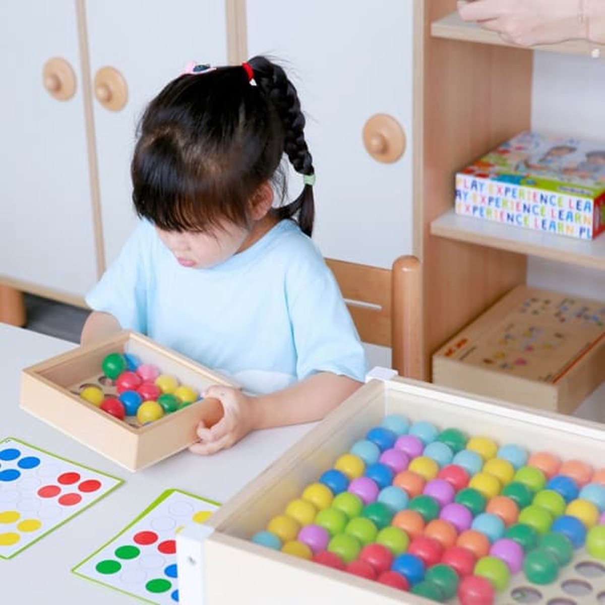 Eduspheres Magic Fingers Table