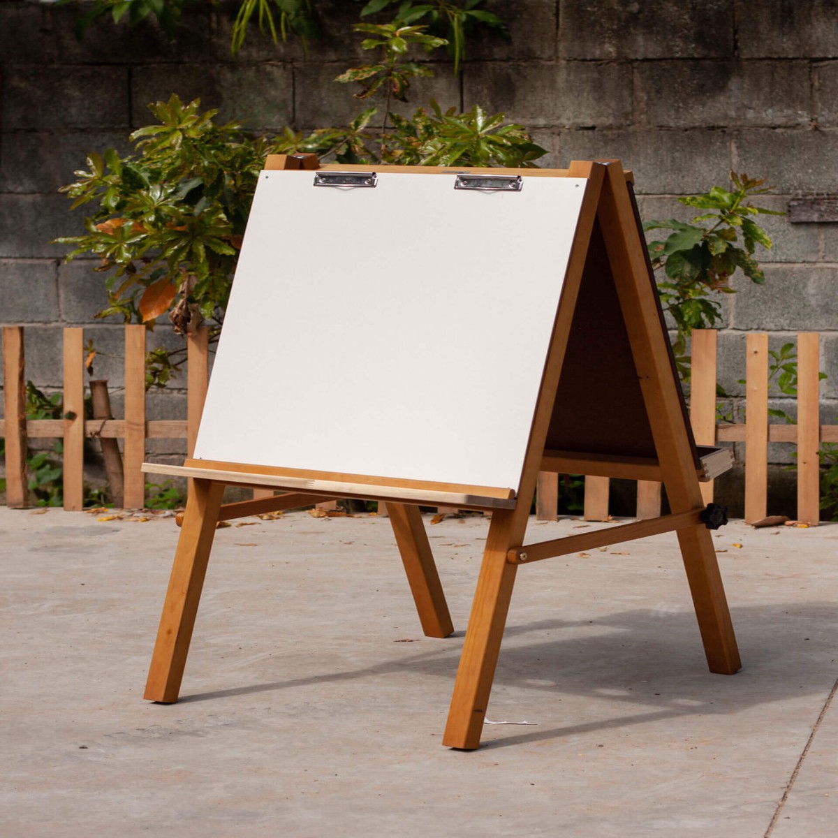 Qtoys 5-in-1 Wooden Activity Easel
