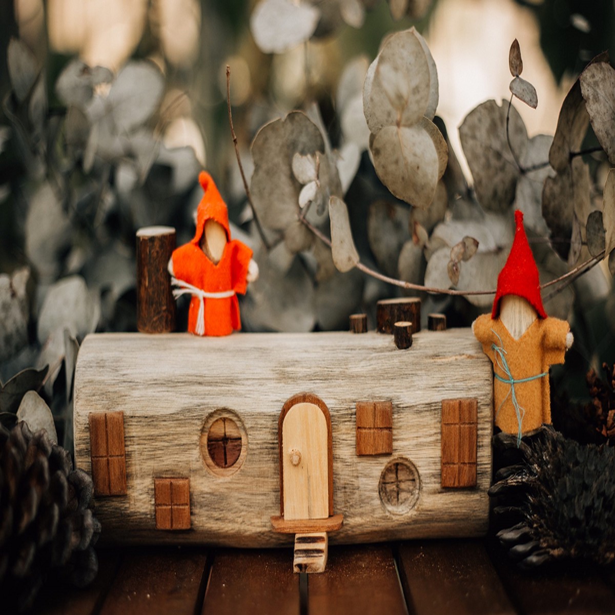 Qtoys Steiner Inspired Log House