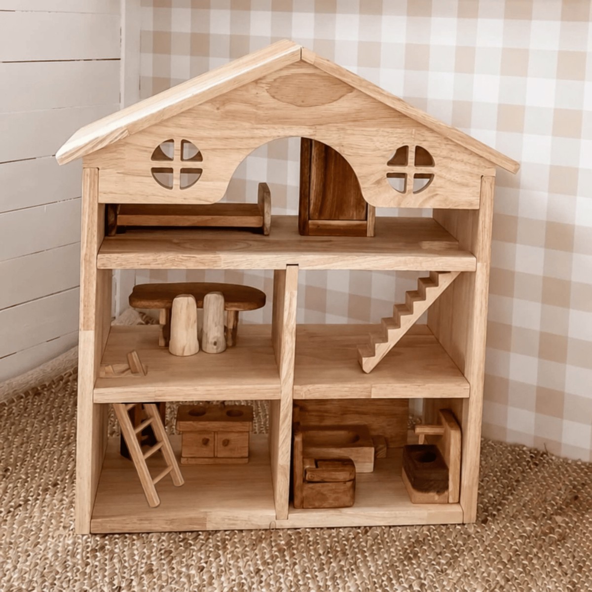 Qtoys Classic Wooden Dollhouse
