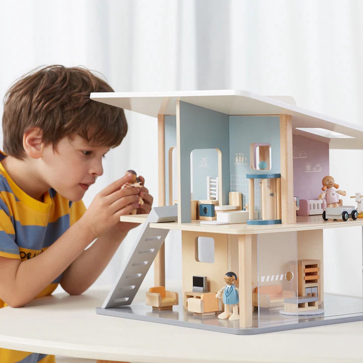 PolarB Holiday House Dollhouse