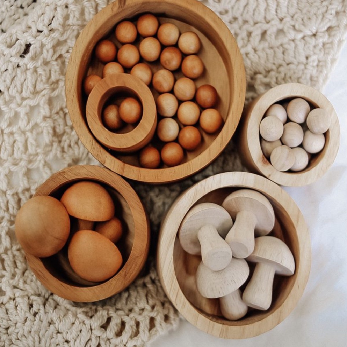 Qtoys 2 Tone Wooden Stacking and Nesting Bowls