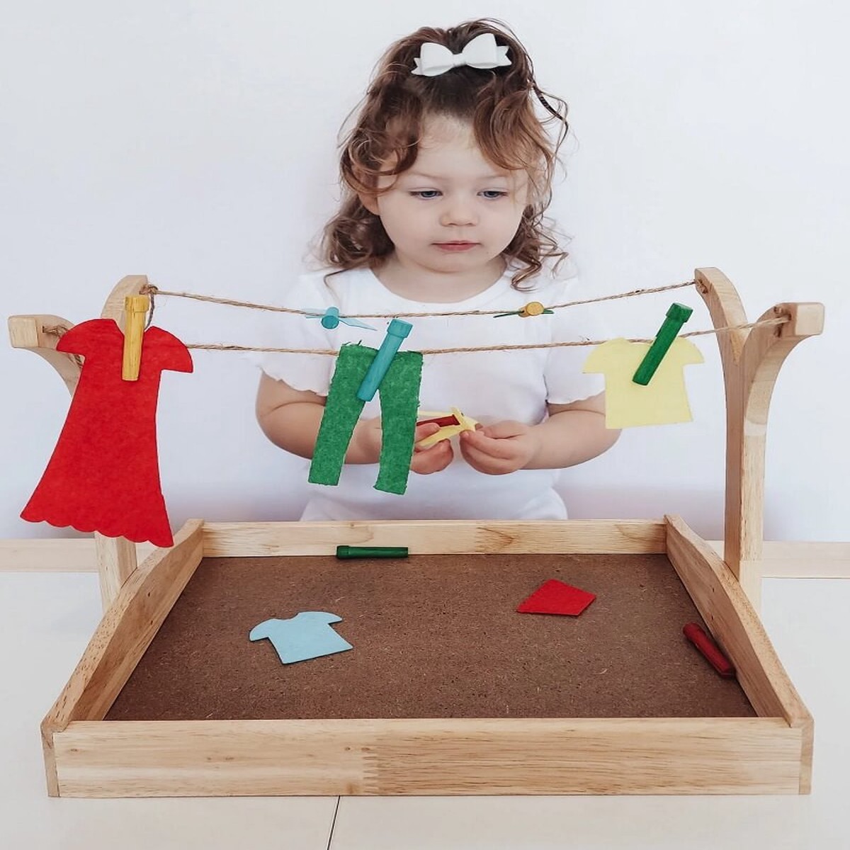 Qtoys Montessori Clothes Hanging Play Set