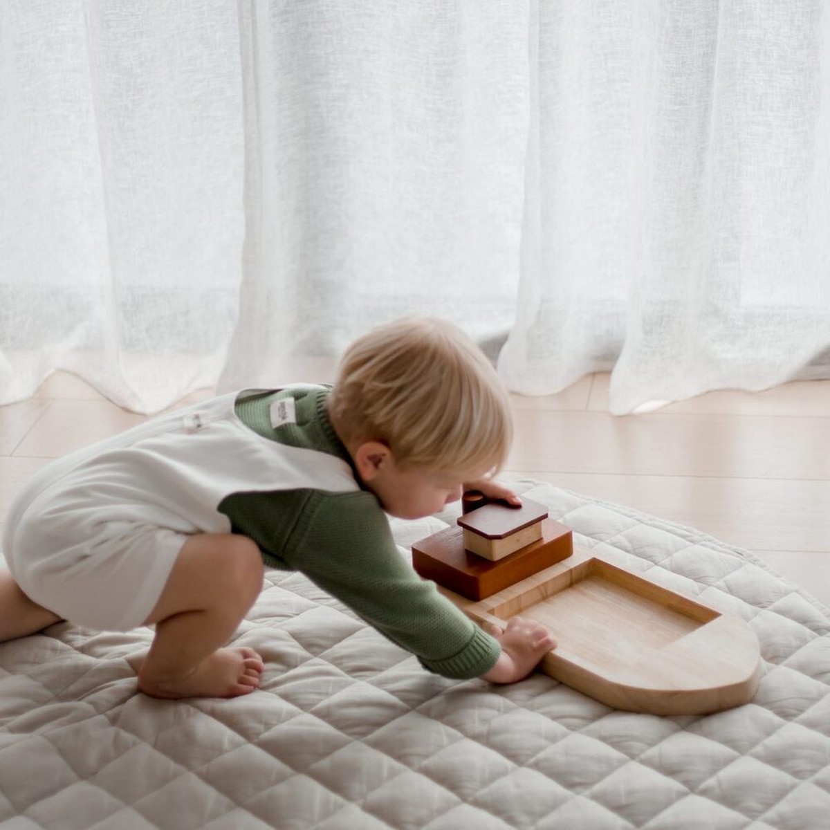 Qtoys Container Ship